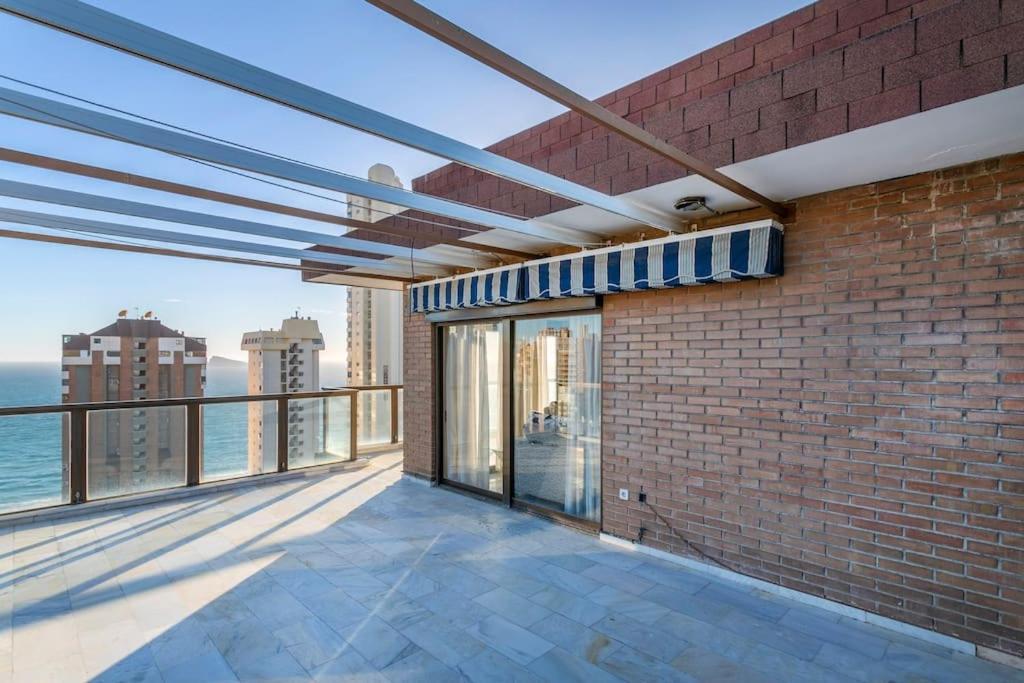 Atico Con Gran Terraza Διαμέρισμα Μπένιντορμ Εξωτερικό φωτογραφία
