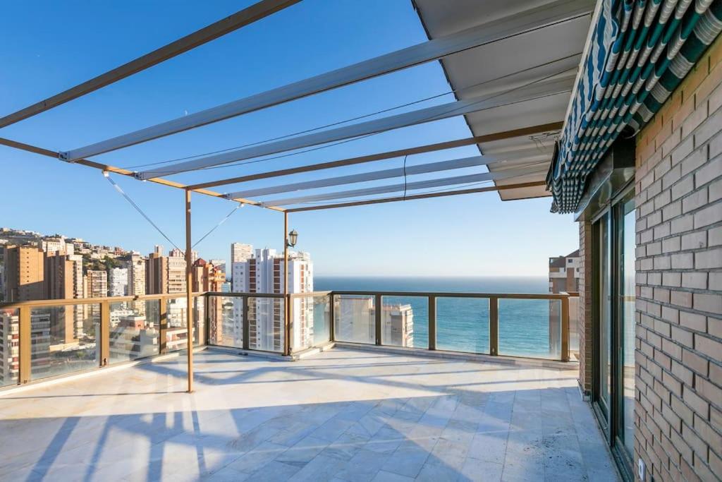 Atico Con Gran Terraza Διαμέρισμα Μπένιντορμ Εξωτερικό φωτογραφία