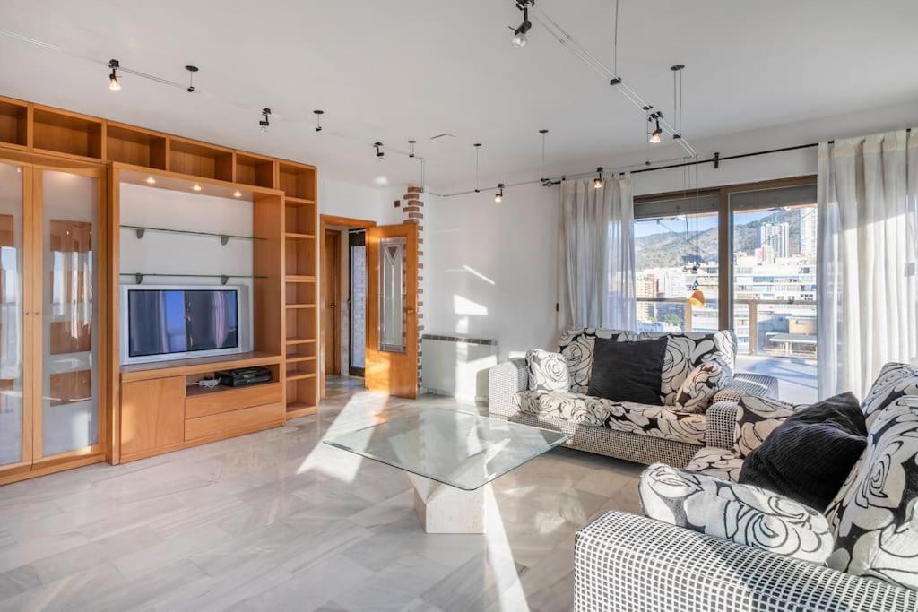 Atico Con Gran Terraza Διαμέρισμα Μπένιντορμ Εξωτερικό φωτογραφία