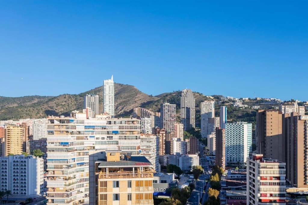 Atico Con Gran Terraza Διαμέρισμα Μπένιντορμ Εξωτερικό φωτογραφία
