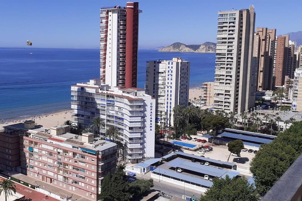 Atico Con Gran Terraza Διαμέρισμα Μπένιντορμ Εξωτερικό φωτογραφία