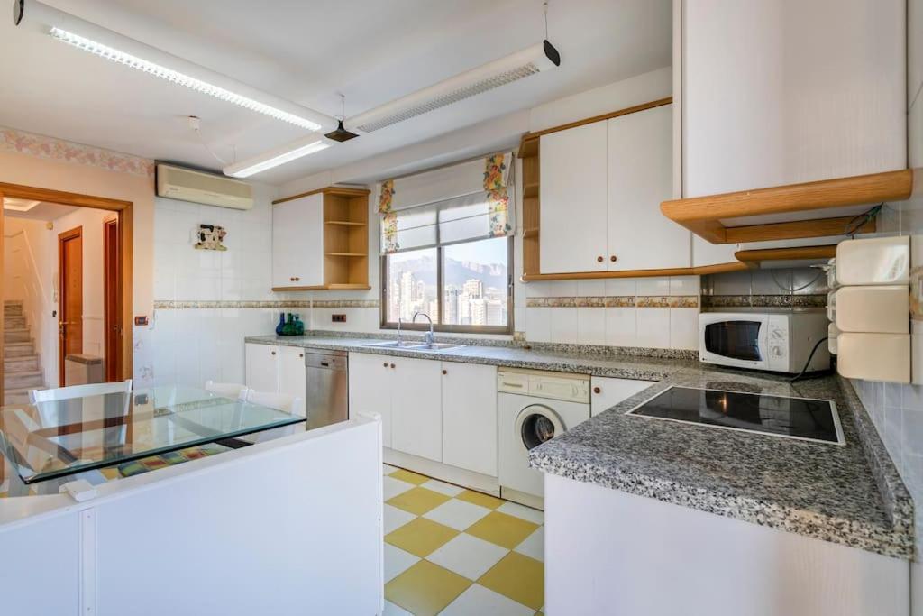 Atico Con Gran Terraza Διαμέρισμα Μπένιντορμ Εξωτερικό φωτογραφία
