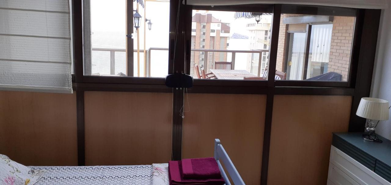 Atico Con Gran Terraza Διαμέρισμα Μπένιντορμ Εξωτερικό φωτογραφία