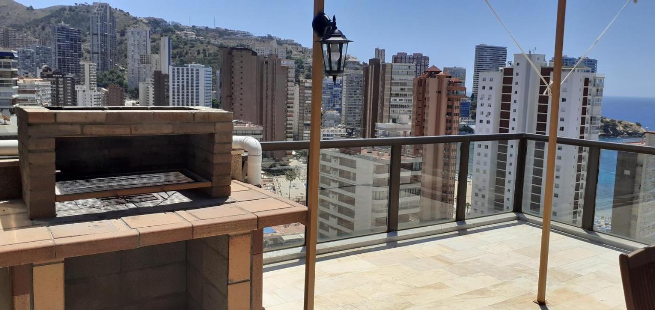 Atico Con Gran Terraza Διαμέρισμα Μπένιντορμ Εξωτερικό φωτογραφία