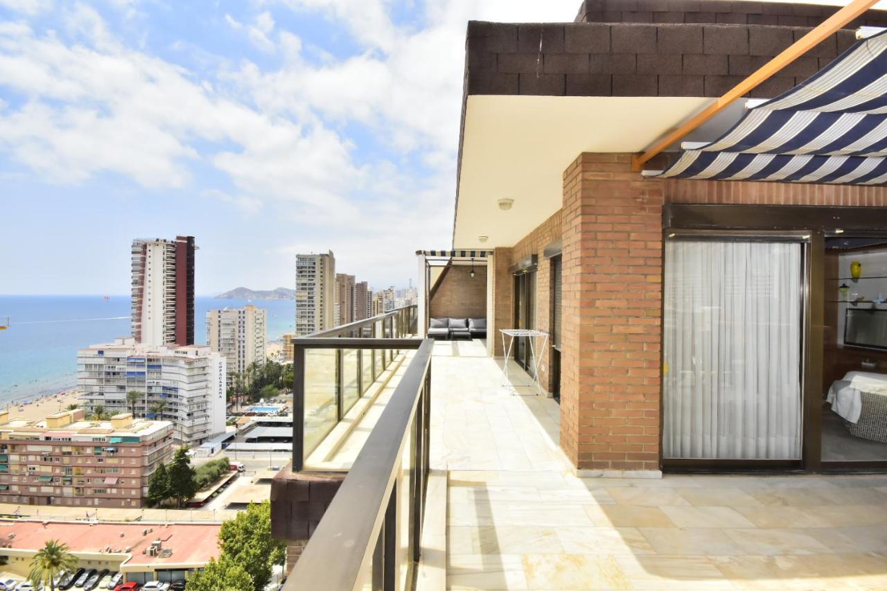 Atico Con Gran Terraza Διαμέρισμα Μπένιντορμ Εξωτερικό φωτογραφία