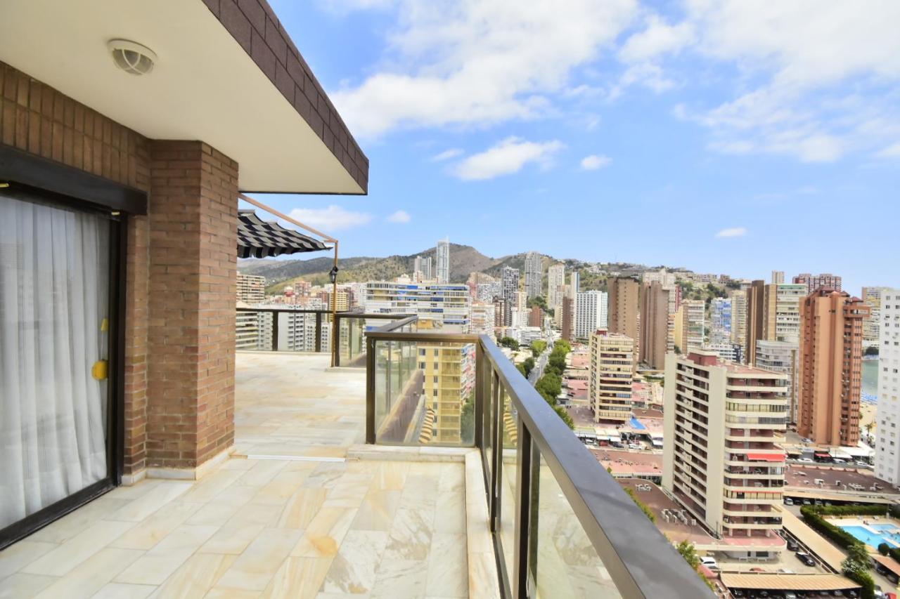 Atico Con Gran Terraza Διαμέρισμα Μπένιντορμ Εξωτερικό φωτογραφία