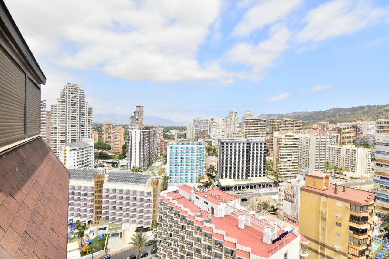 Atico Con Gran Terraza Διαμέρισμα Μπένιντορμ Εξωτερικό φωτογραφία